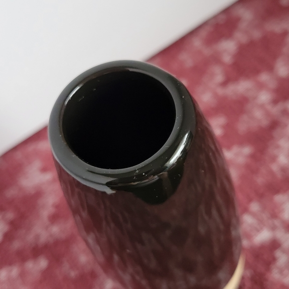 Black Vase With Cream Textured Stripe - Picture 5 of 7